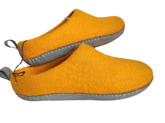 Classic handmade felt shoes
